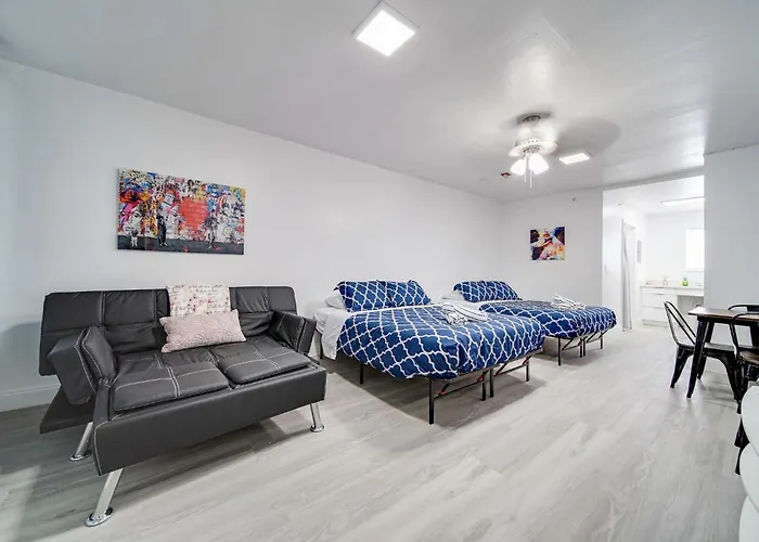 Ocean Drive Prime Apt W/2 Queenbeds & Washer/Dryer